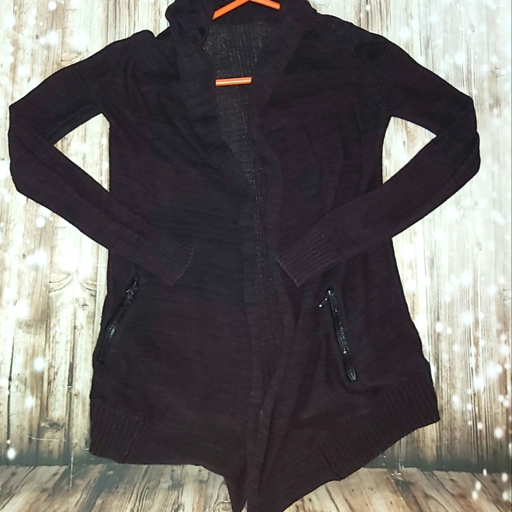 Burgundy and black tunic cartigan with faux leather zips
